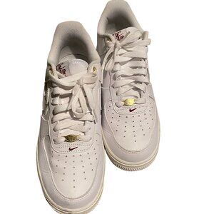 White Nike Air Force 1